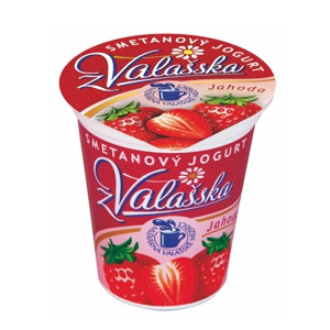 Obrázek k článku Mlékárenský výrobek roku 2017 - Smetanový jogurt z Valašska jahoda 8%